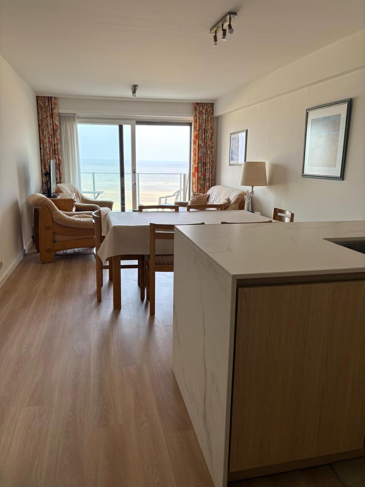 Seagull, Ruim En Volledig Vernieuwd Appartement Met Zeezicht In Westende Мідделкерке Екстер'єр фото